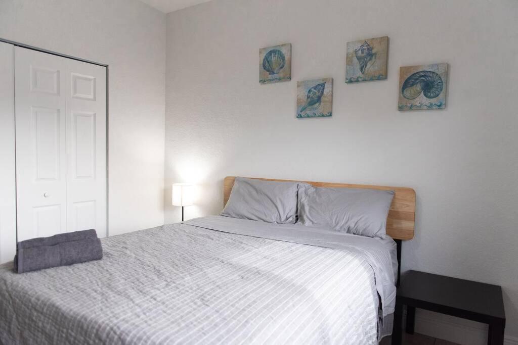 New House On The Block Near Airport. Casa vacanze Miami
